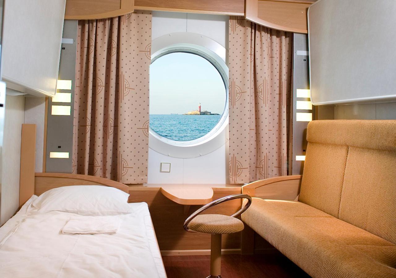 Hotel Viking Line Ferry Viking Xprs - Night Cruise From Helsinki Extérieur photo